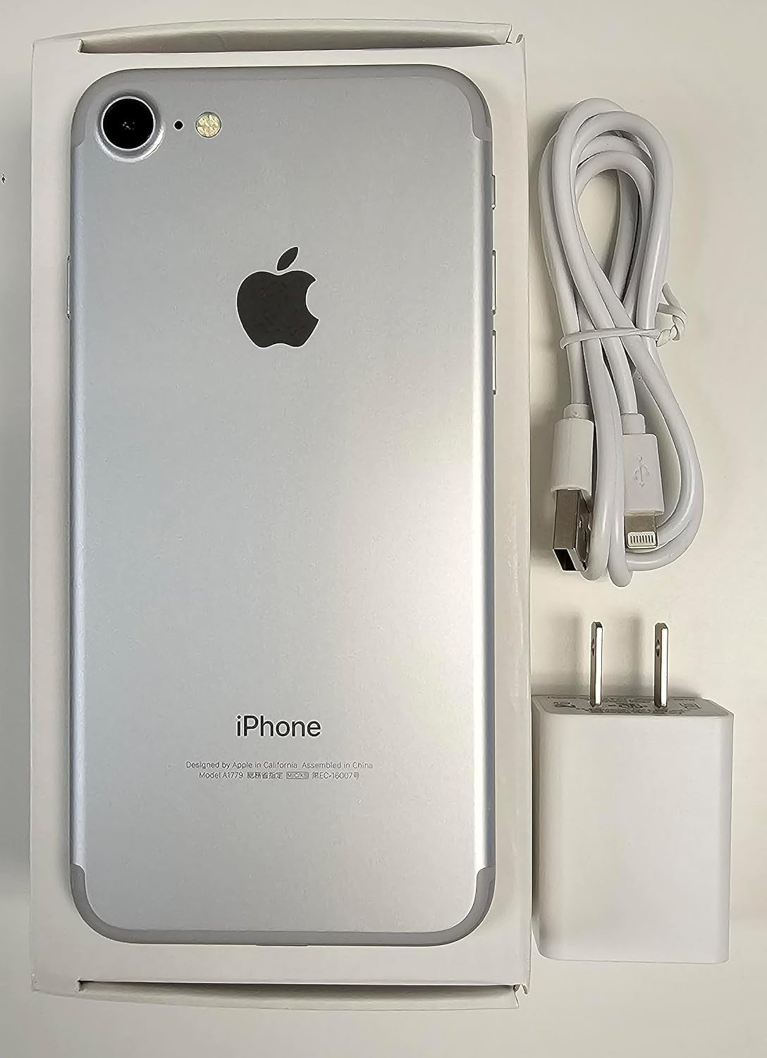 Apple Iphone 7 32GB Unlocked At&T/T-Mobile - Silver